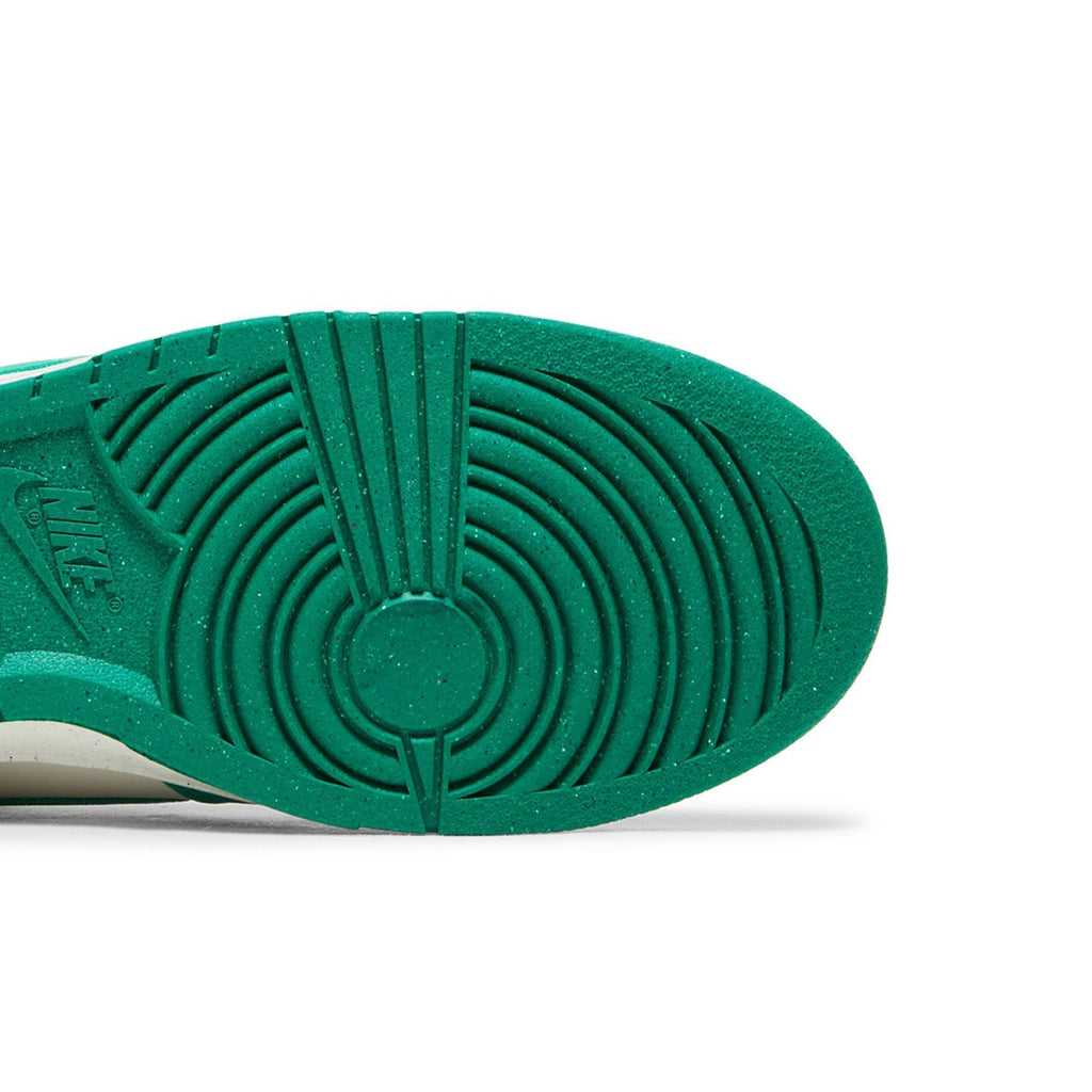 Dunk High SE 'Stadium Green' DO9775-001