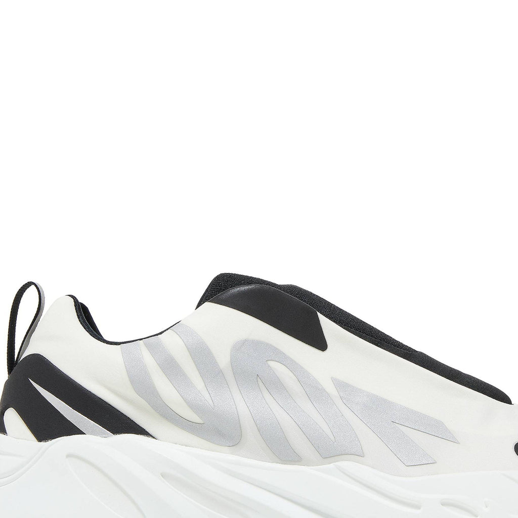 Yeezy Boost 700 MNVN Laceless 'Analog' IG4798
