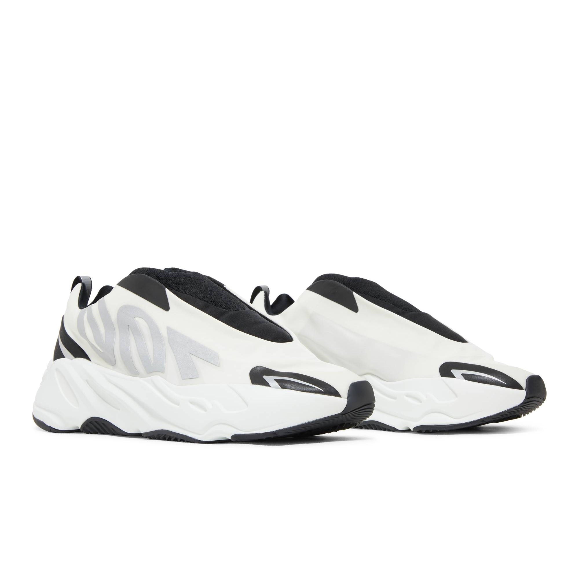 Yeezy Boost 700 MNVN Laceless 'Analog' IG4798