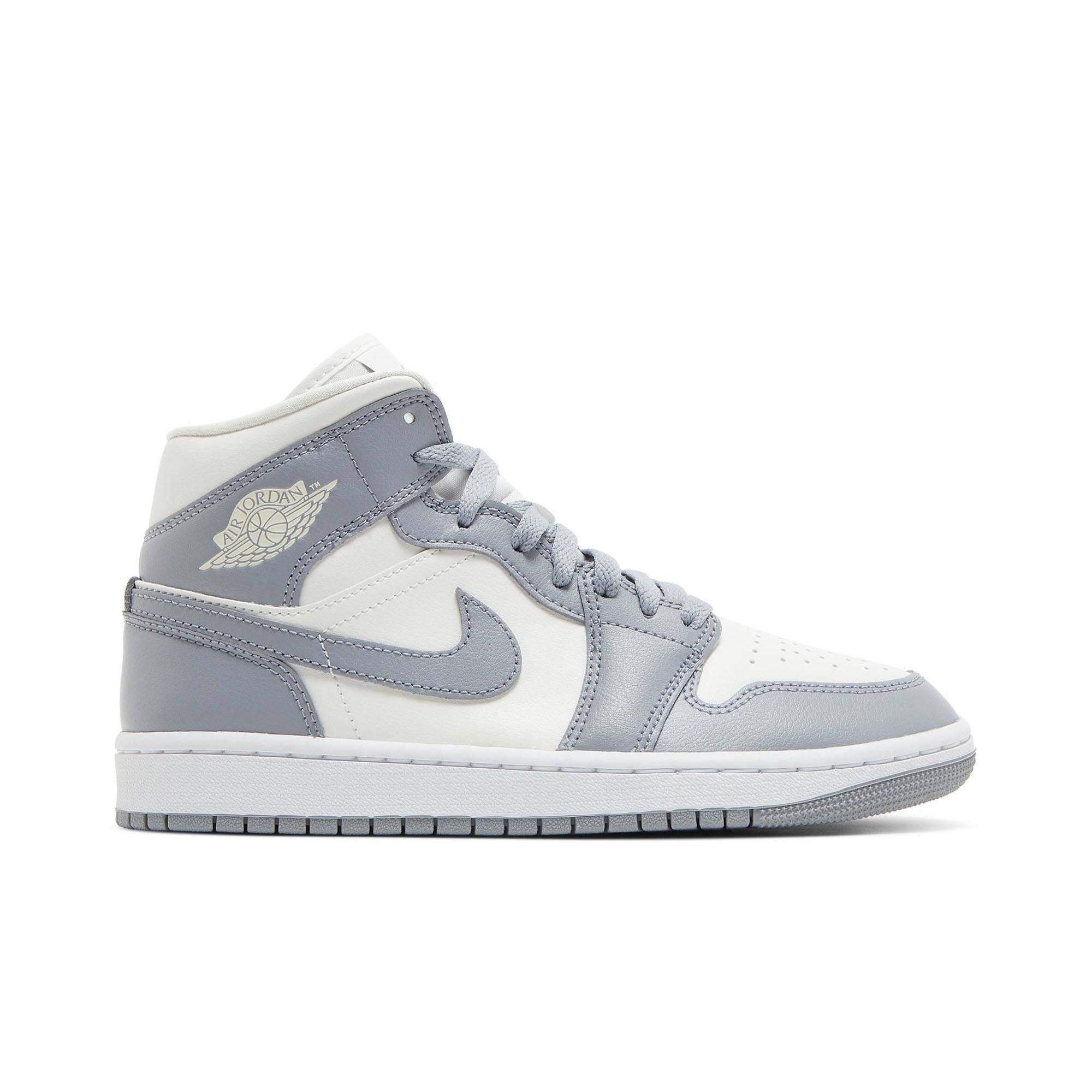 Wmns Air Jordan 1 Mid 'Stealth' BQ6472-115