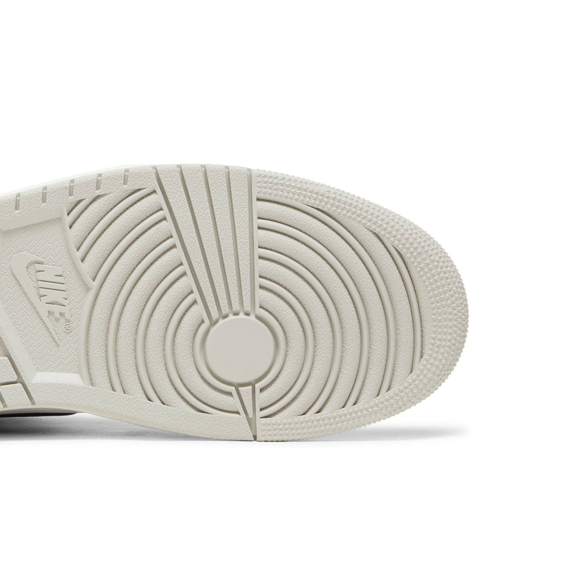 Air Jordan 1 Retro High OG 'White Cement' DZ5485-052