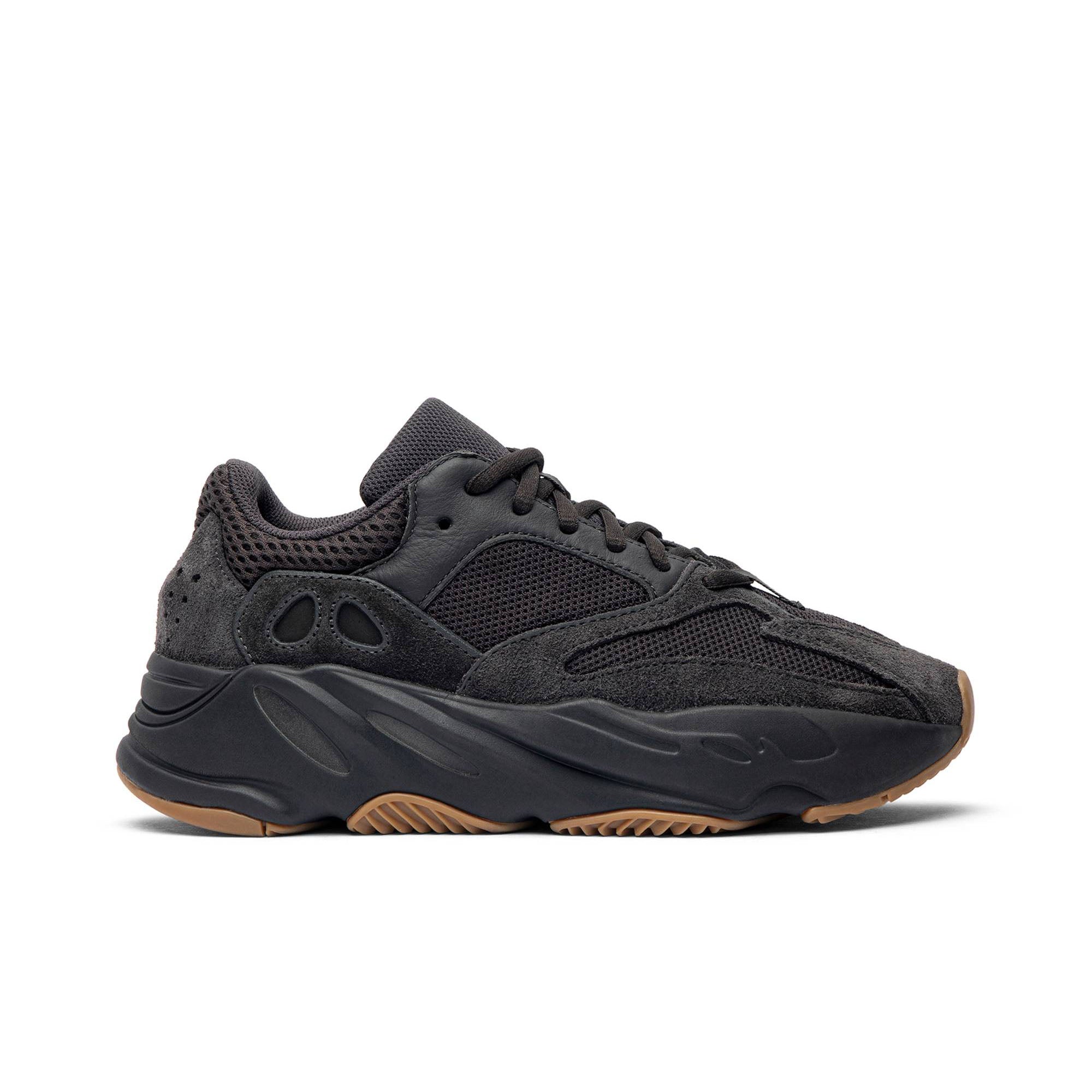 Yeezy Boost 700 'Utility Black' FV5304