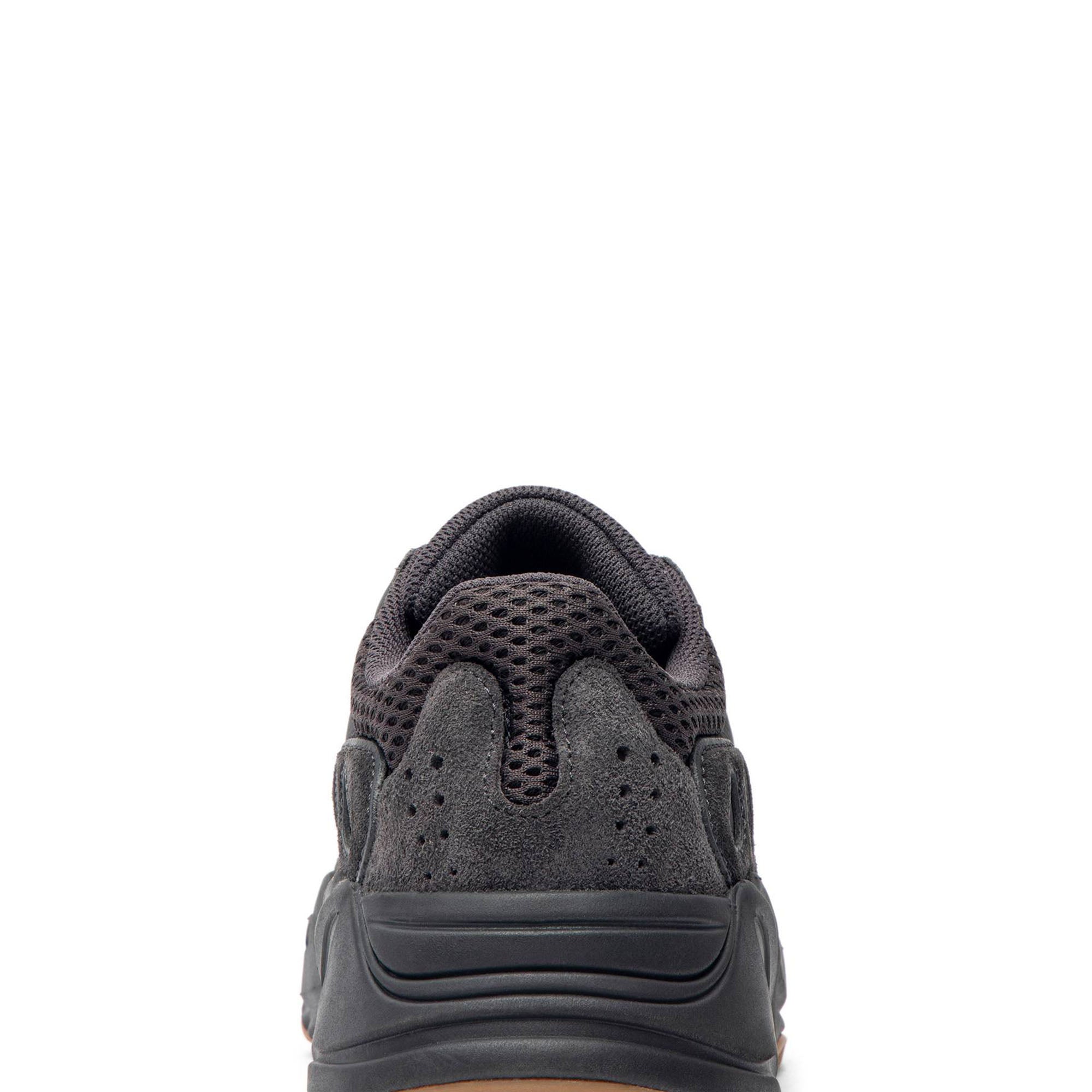 Yeezy Boost 700 'Utility Black' FV5304