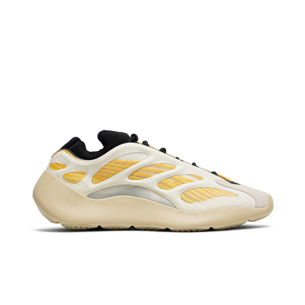 Yeezy 700 V3 'Safflower' G54853