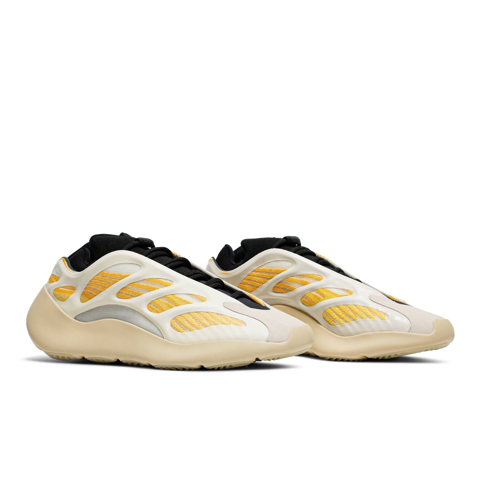 Yeezy 700 V3 'Safflower' G54853