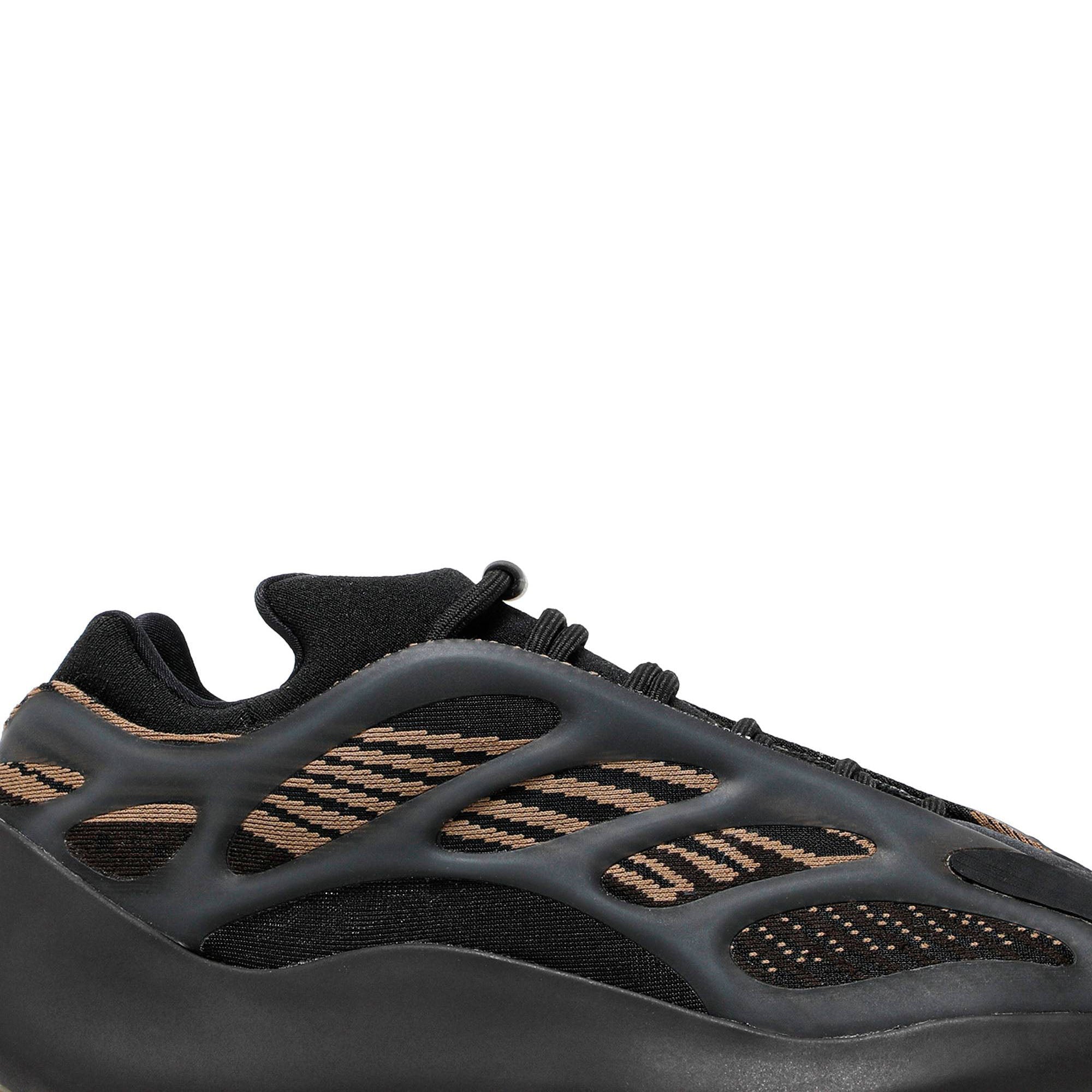 Yeezy 700 V3 'Clay Brown' GY0189