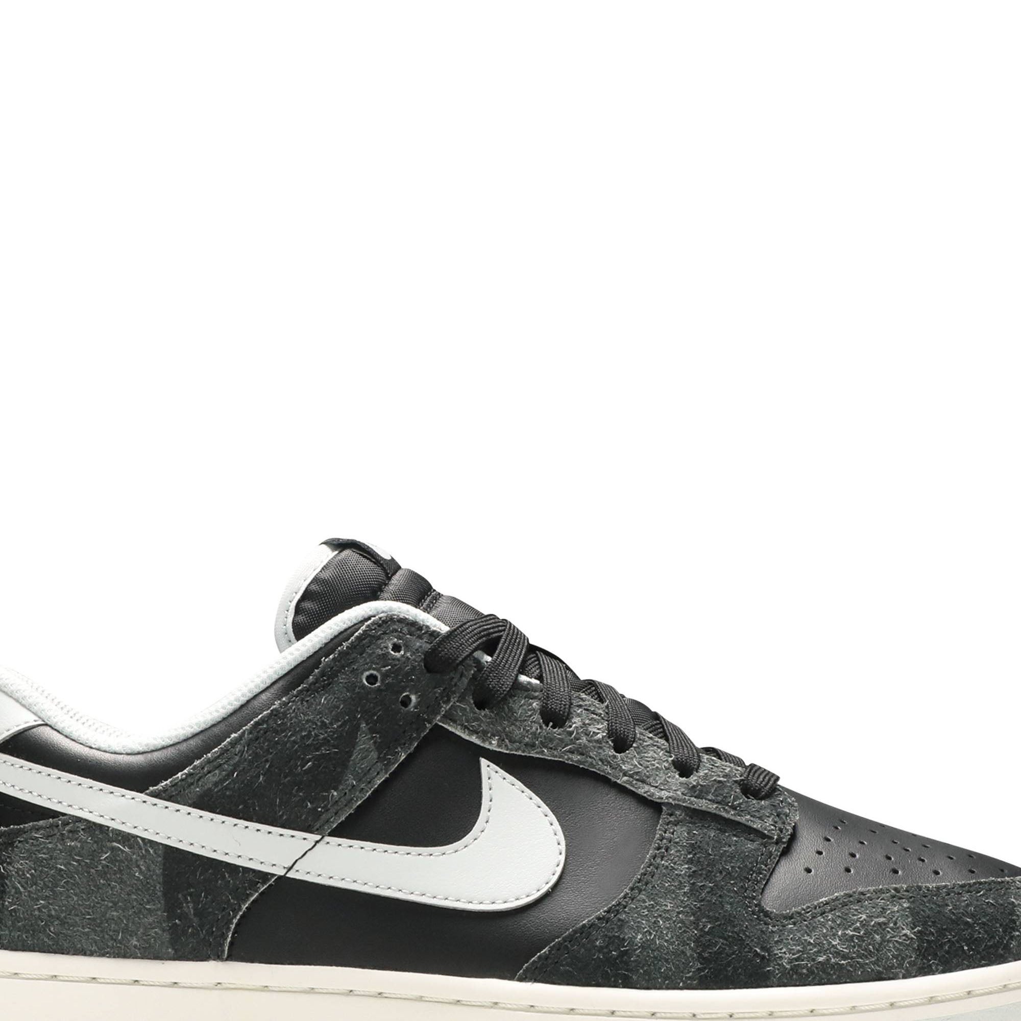 Dunk Low Premium 'Animal Pack - Zebra' DH7913-001