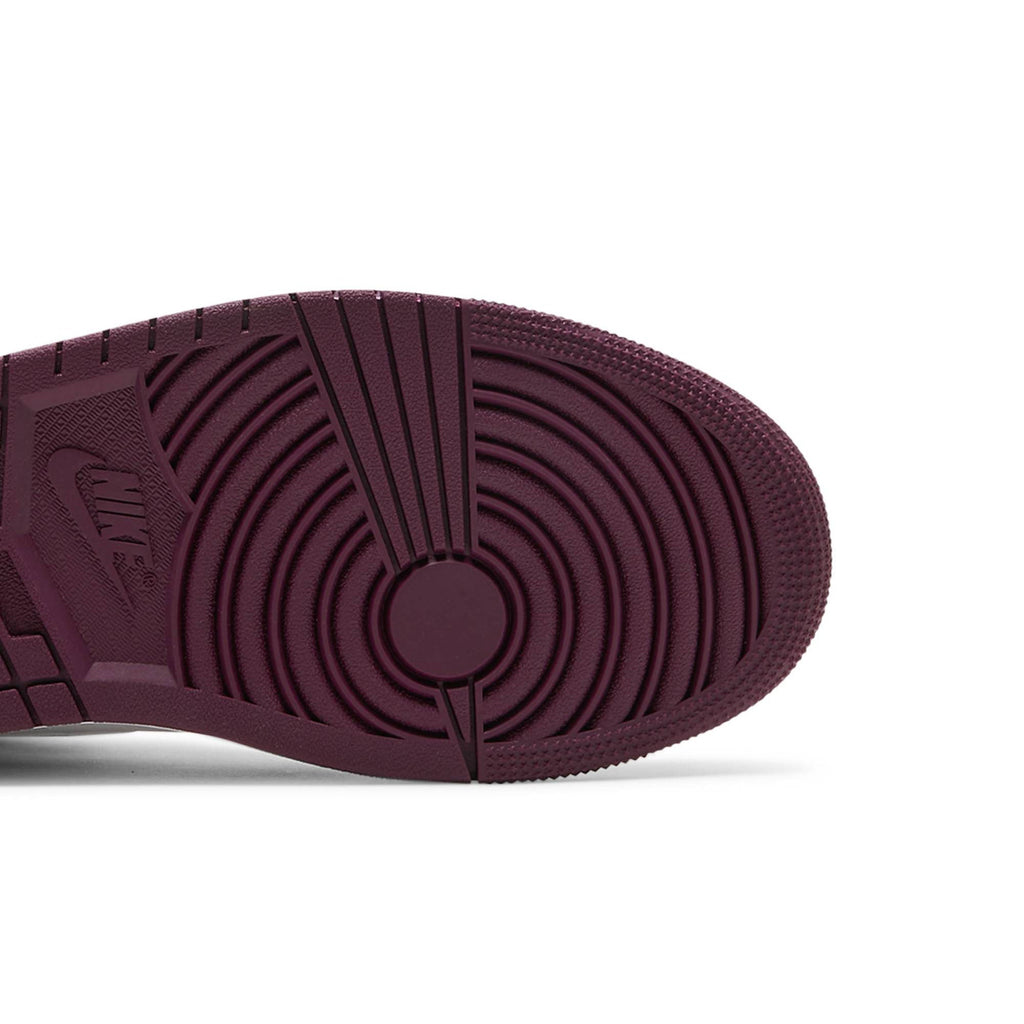 Air Jordan 1 Retro High OG 'Bordeaux' 555088-611
