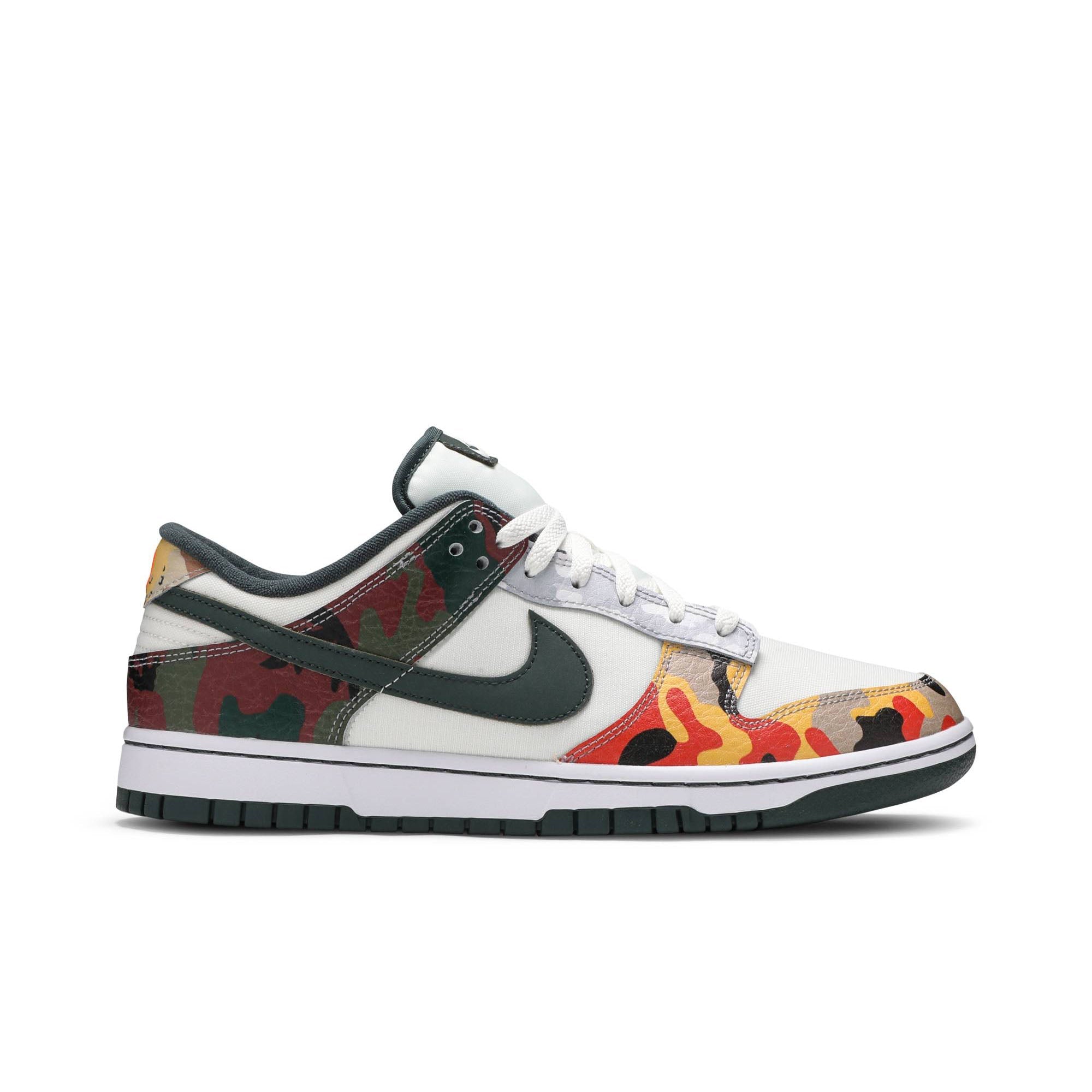 Dunk Low SE 'Sail Multi-Camo' DH0957-100