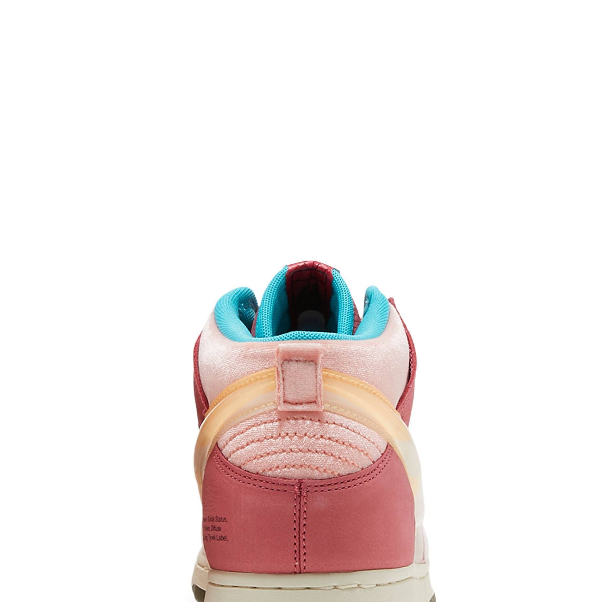 Social Status x Dunk Mid 'Strawberry Milk' DJ1173-600