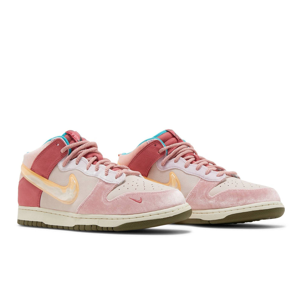 Social Status x Dunk Mid 'Strawberry Milk' DJ1173-600