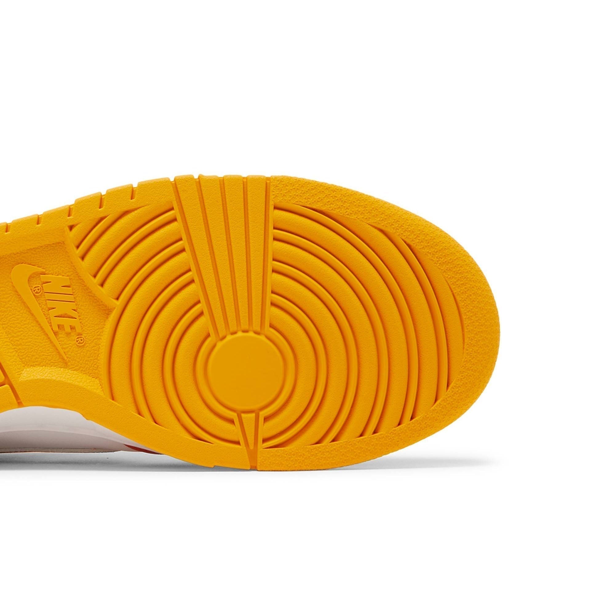 Wmns Dunk Low 'Orange University Gold' DQ4690-800