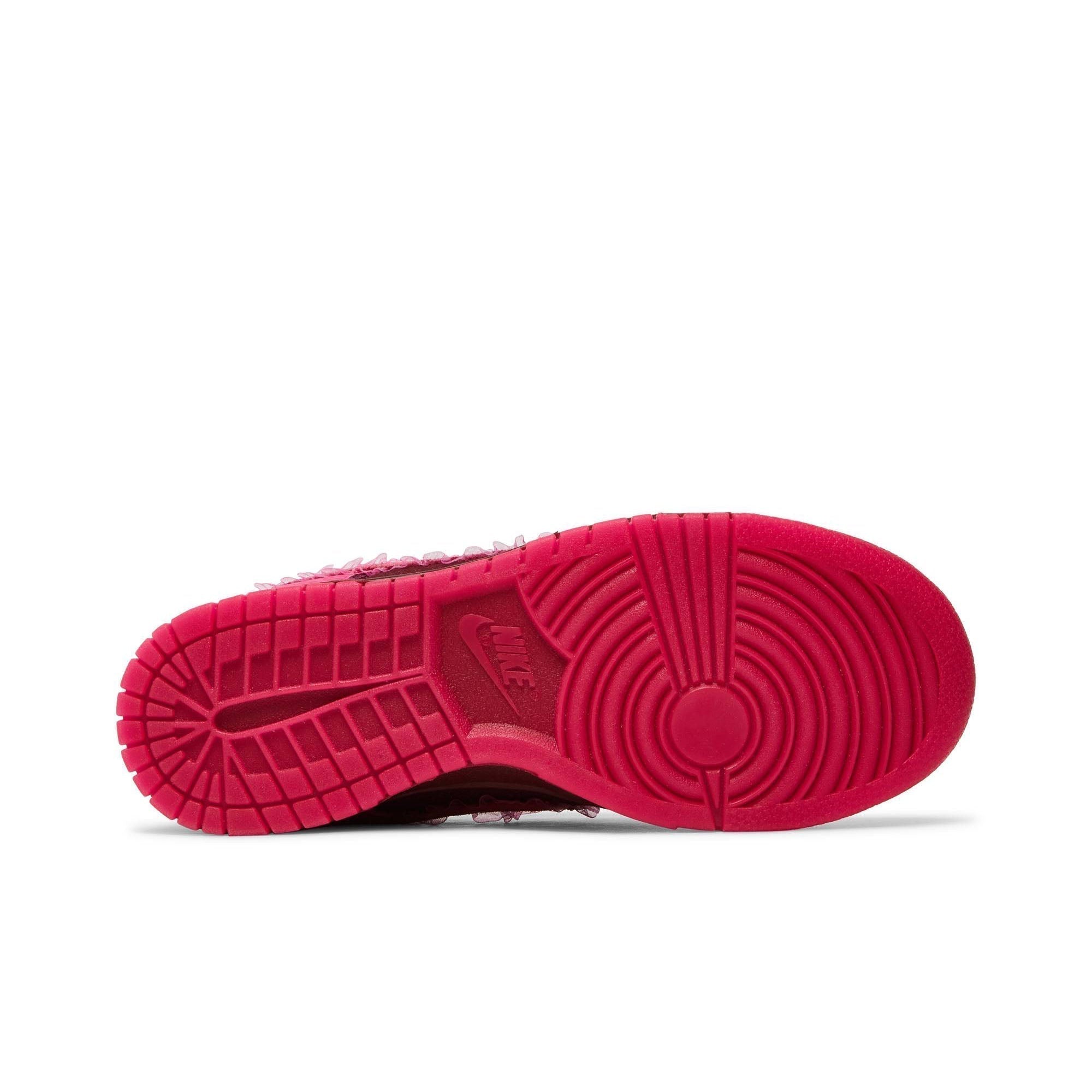 Wmns Dunk Low 'Valentine's Day' DQ9324-600