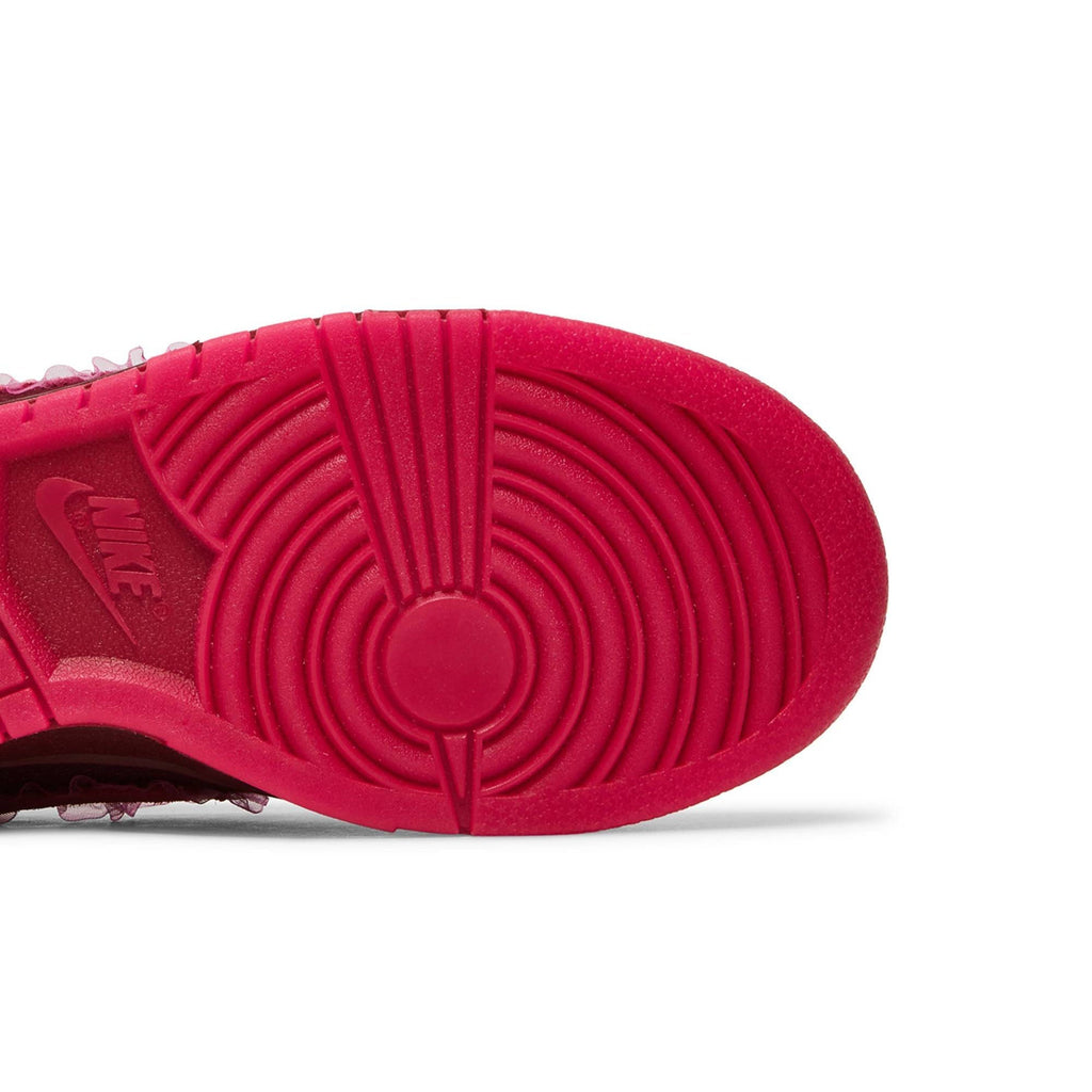 Wmns Dunk Low 'Valentine's Day' DQ9324-600