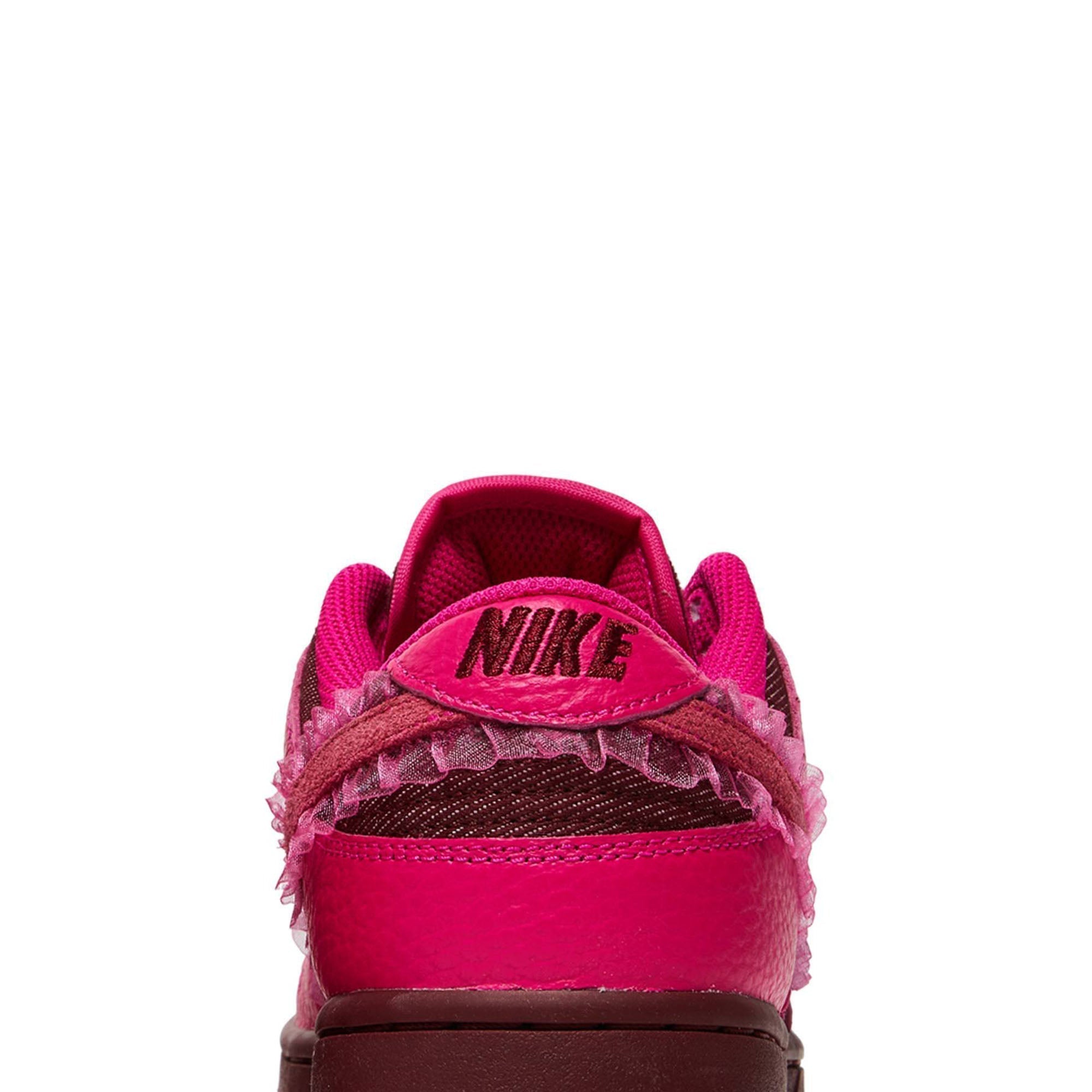 Wmns Dunk Low 'Valentine's Day' DQ9324-600