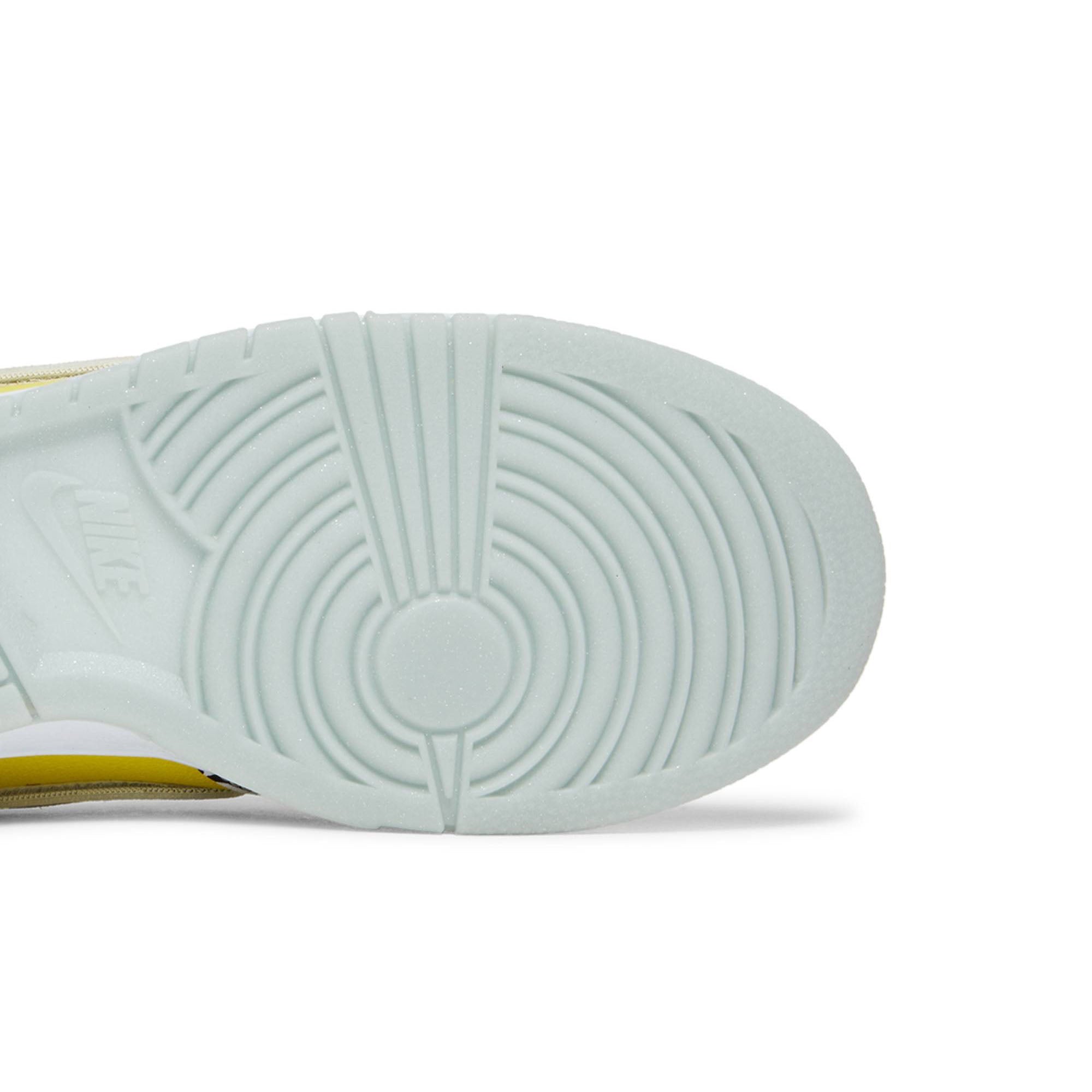 Dunk Low 'Doernbecher 2022' DR7305-100