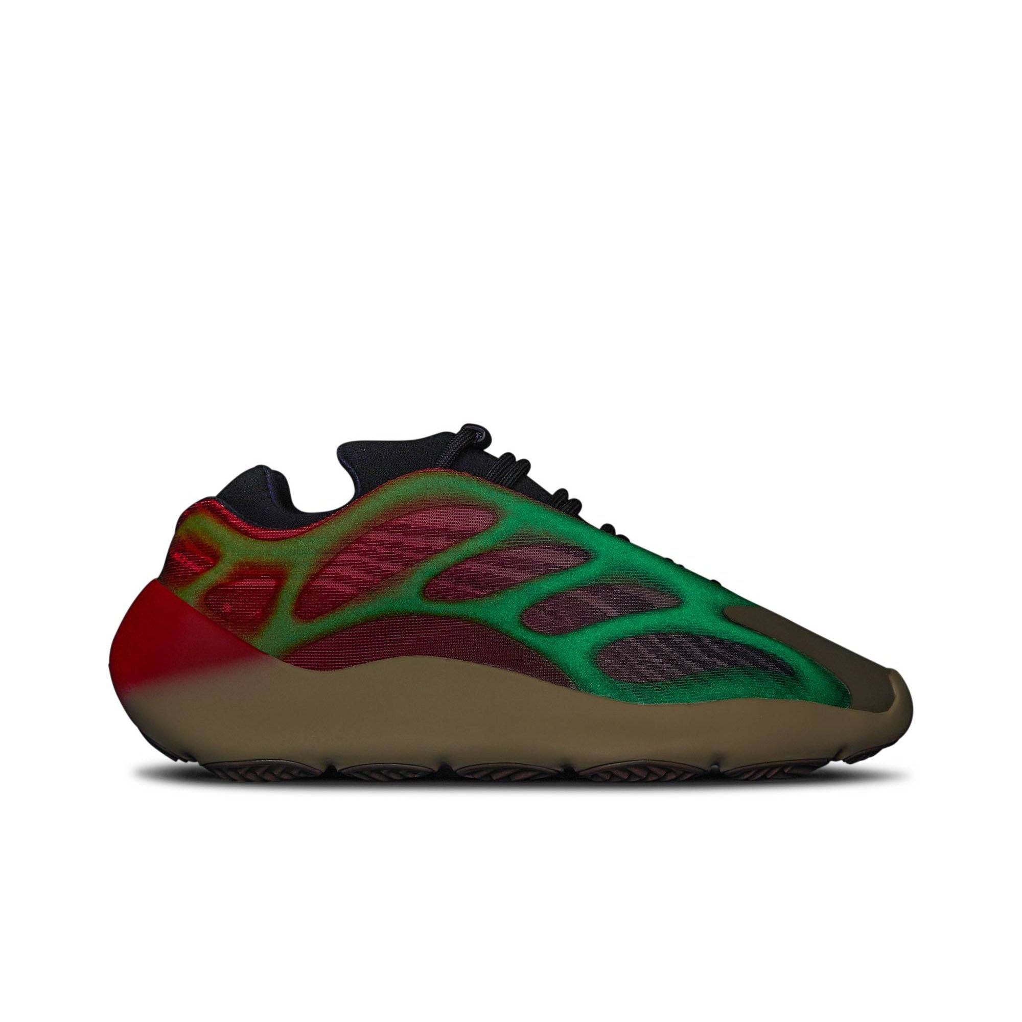 Yeezy 700 V3 'Fade Carbon' GW1814